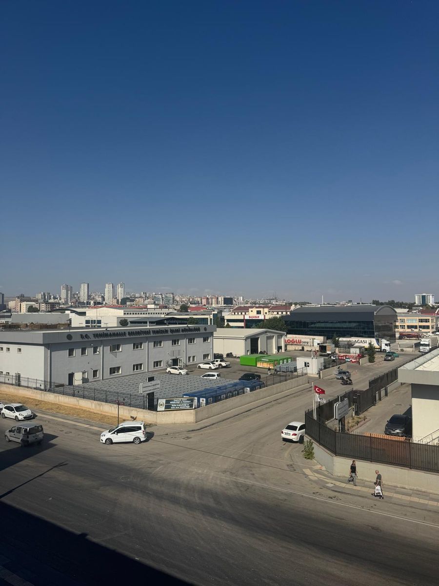SHİRA TİCARET MERKEZİNDE 1.600 M2 KİRALIK DÜKKAN